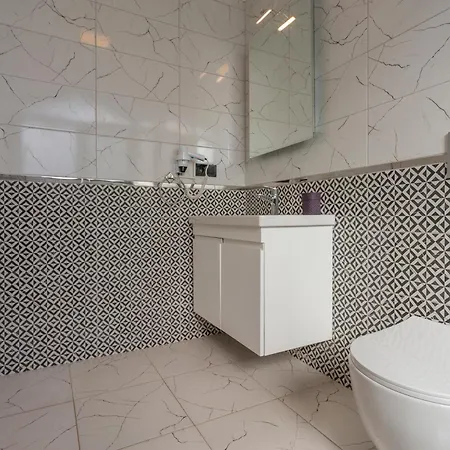 Hisar Prestige A *
